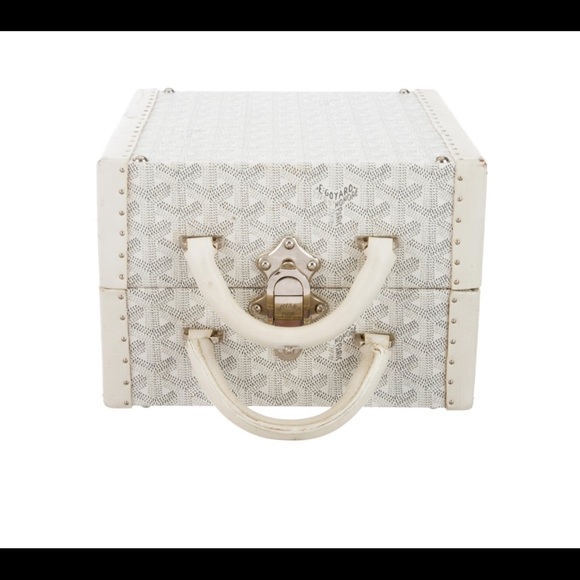 GOYARD  white leather PET BOWL CARRIER Trunk. - Picture 4 of 8